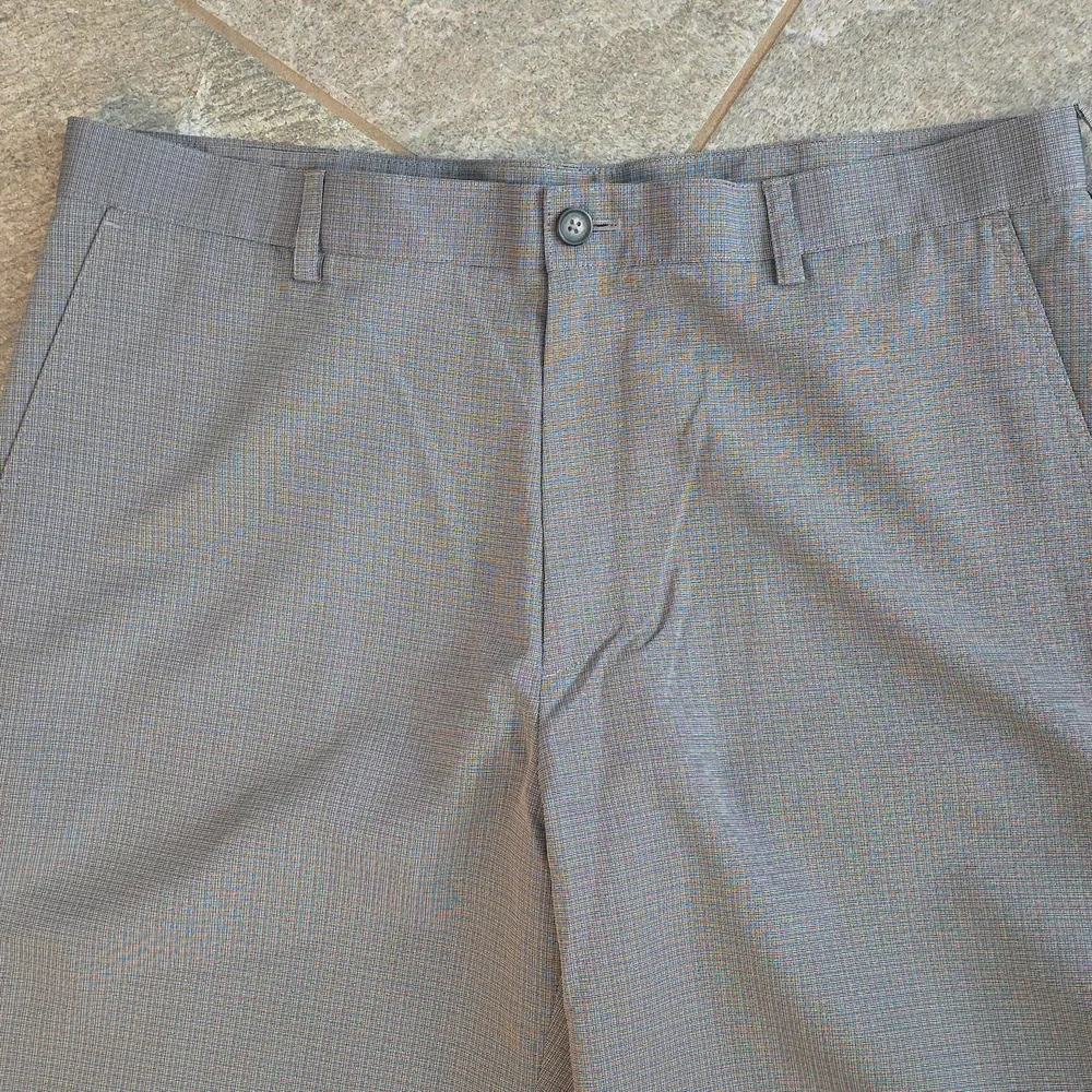 IZOD Golf Pants Size 38x34 Gray...Excellent Condition! Like New!